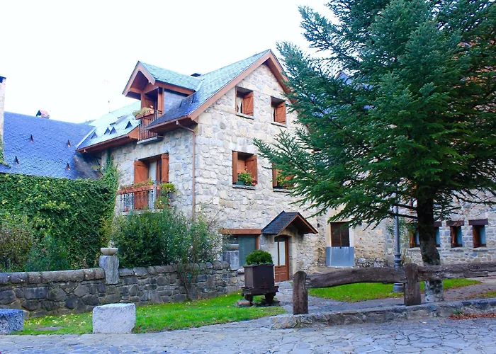 Con Jardin Casa Mendiluce * 엘프요데제카